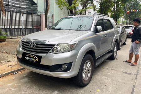 Toyota Fortuner 2013 2.7V - cho thuê xe tự lái / có tài Đà Nẵng Ngọc Minh Car